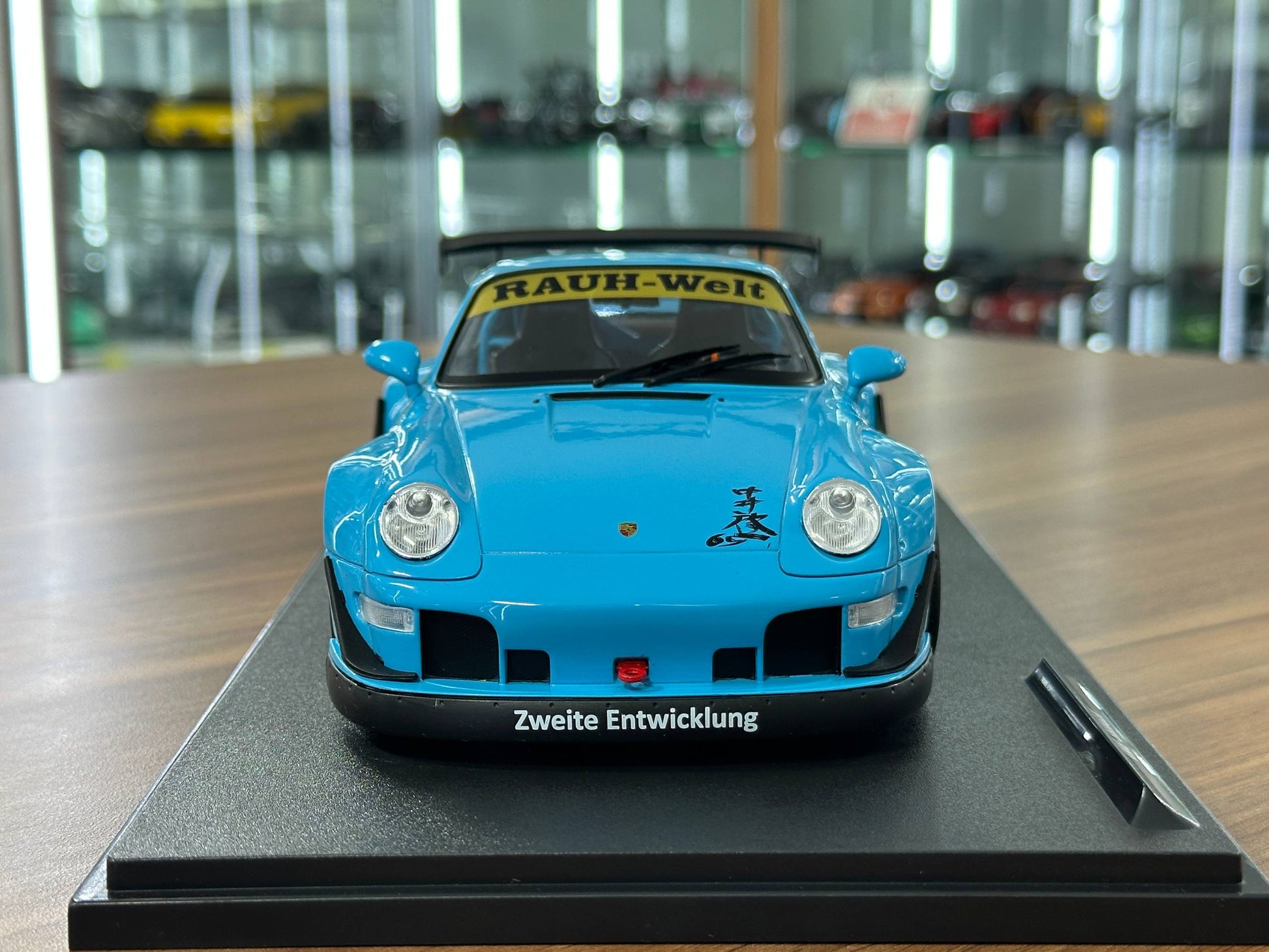 1/18 Diecast Porsche 911 (993) RWB Shingen 2018 by Solido in Blue