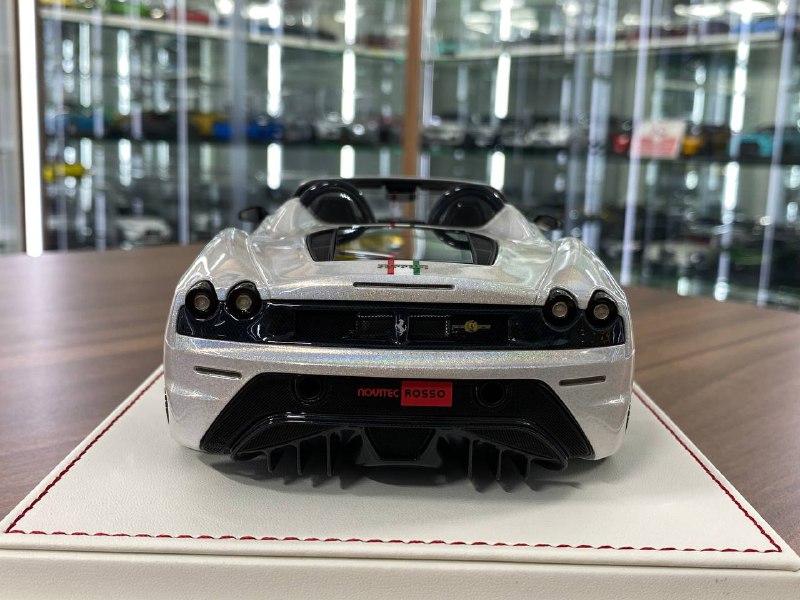 1/18 Resin Ferrari 16M Scuderia Spider Novitec | Davis & Giovanni | Limited 10 pcs | Fantasy White with Italia Stripe