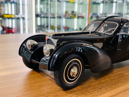 1/18 Diecast - CMC Bugatti Typ 57 SC Atlantic Coupe in Black, Limited Edition