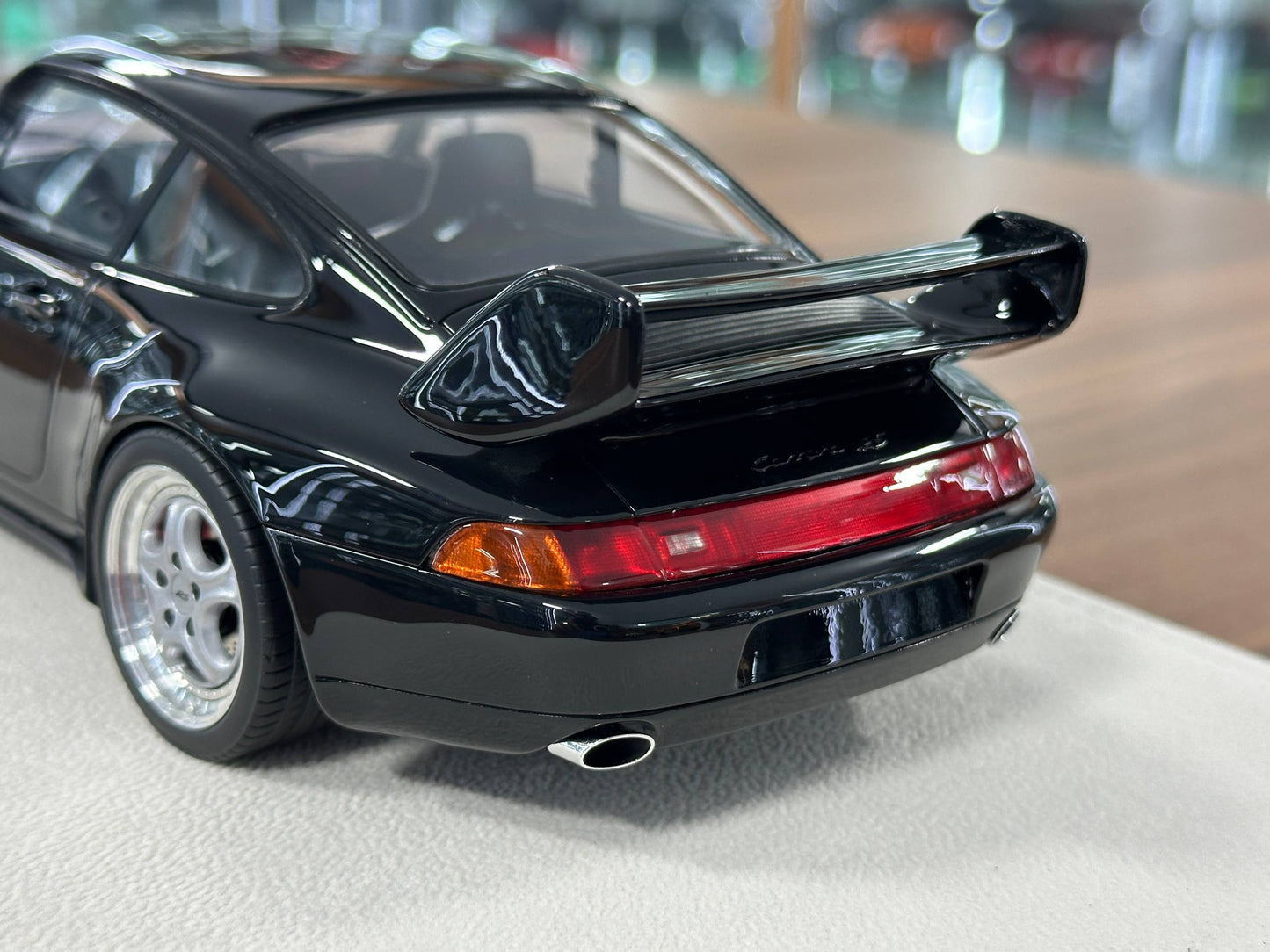 1/18 Resin Make Up Porsche 911 (993) Carrera RS 1995 Japan Ver. – Black (Limited to 80 pcs)