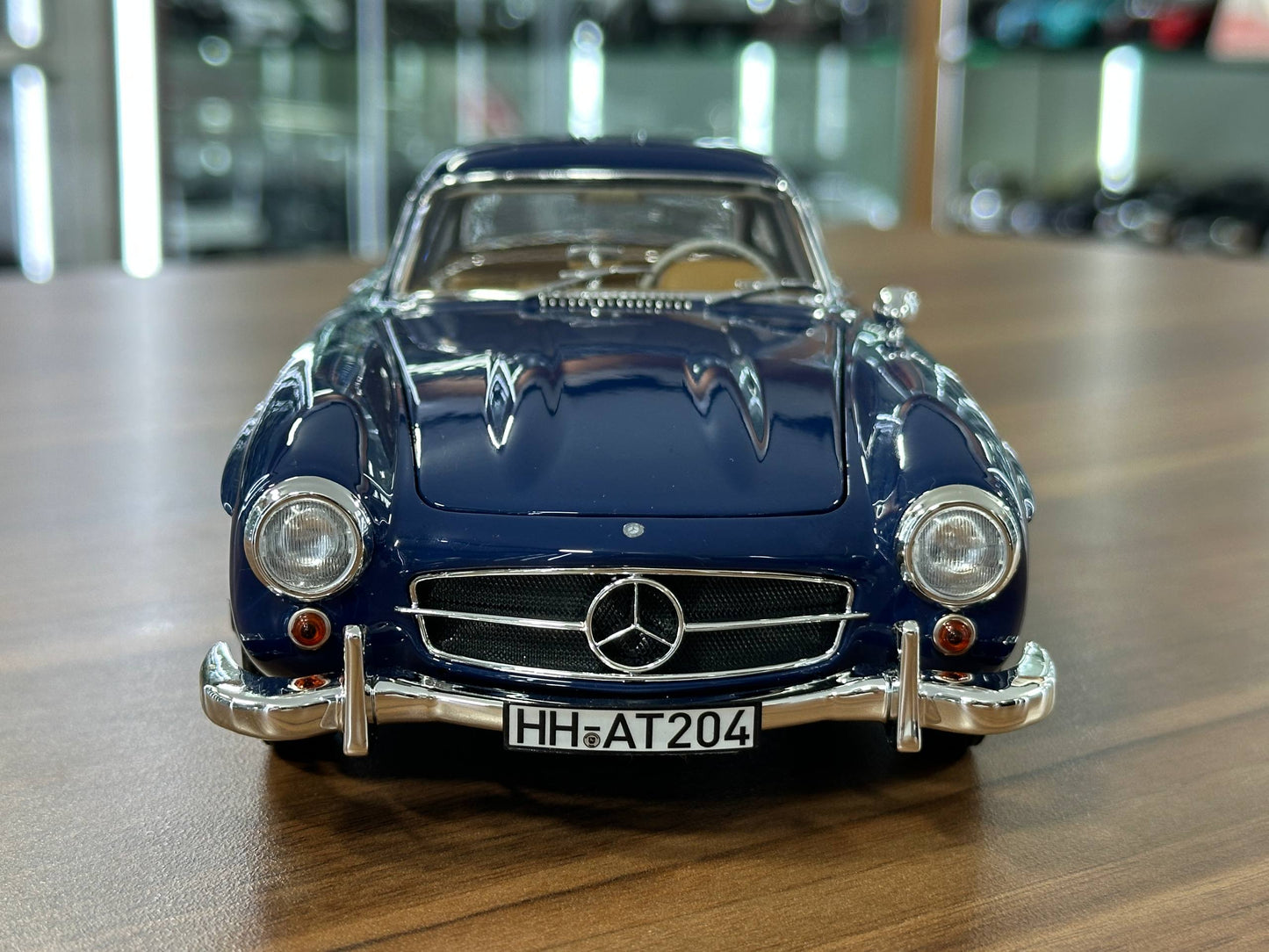 1/18 Diecast Mercedes-Benz 300 SL Gullwing (1954) – Norev (Blue)