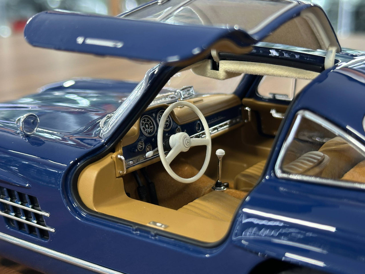 1/18 Diecast Mercedes-Benz 300 SL Gullwing (1954) – Norev (Blue)