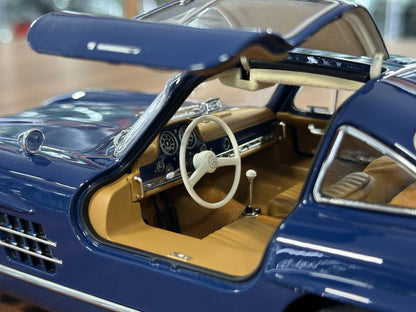 1/18 Diecast Mercedes-Benz 300 SL Gullwing (1954) – Norev (Blue)
