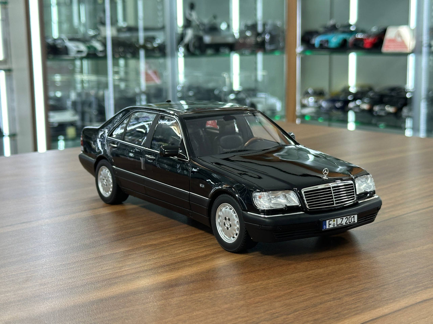 1/18 Diecast Mercedes-Benz S600 (W140, 1997) – Norev Dealer Edition (Obsidian Black)