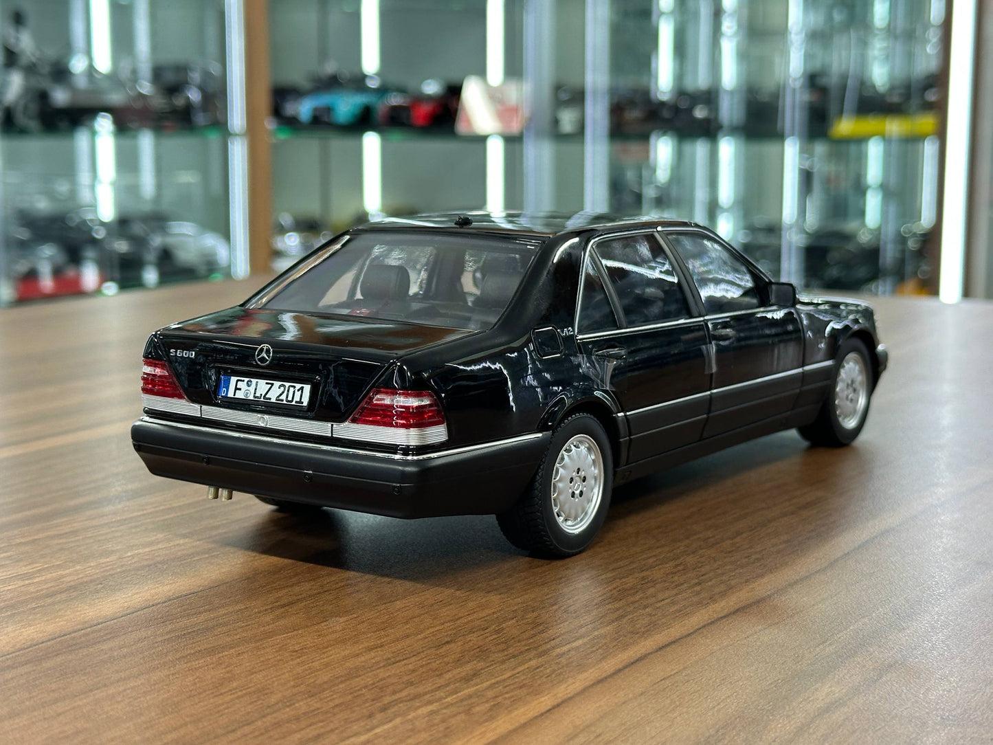 1/18 Diecast Mercedes-Benz S600 (W140, 1997) – Norev Dealer Edition (Obsidian Black)