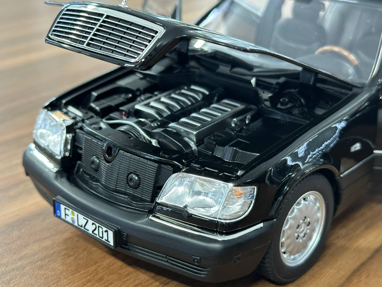 1/18 Diecast Mercedes-Benz S600 (W140, 1997) – Norev Dealer Edition (Obsidian Black)