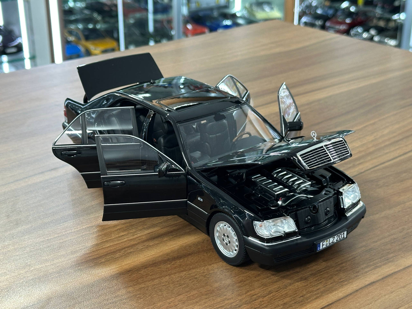 1/18 Diecast Mercedes-Benz S600 (W140, 1997) – Norev Dealer Edition (Obsidian Black)