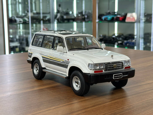 1:18 Diecast Toyota Land Cruiser 80 – KengFai (White, Full Opening)