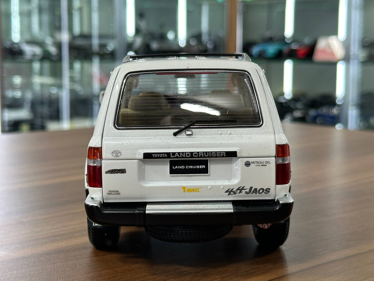 1:18 Diecast Toyota Land Cruiser 80 – KengFai (White, Full Opening)