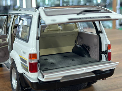 1:18 Diecast Toyota Land Cruiser 80 – KengFai (White, Full Opening)