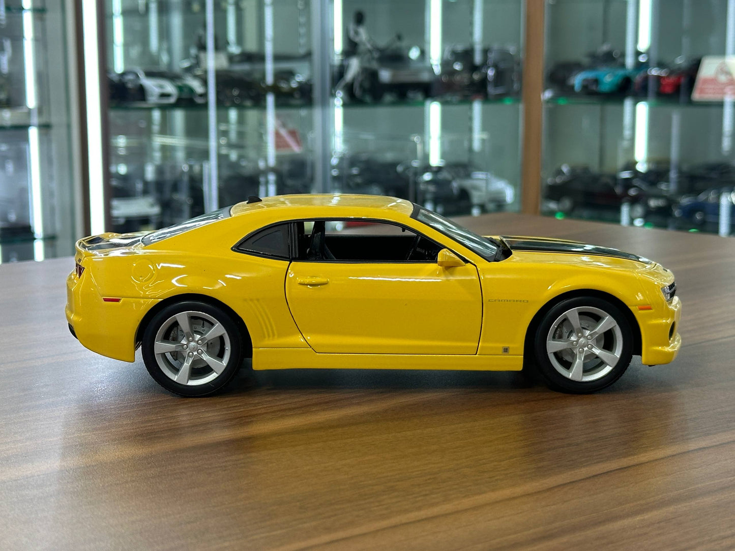1/18 Diecast Maisto Chevrolet Camaro SS 2010 Yellow