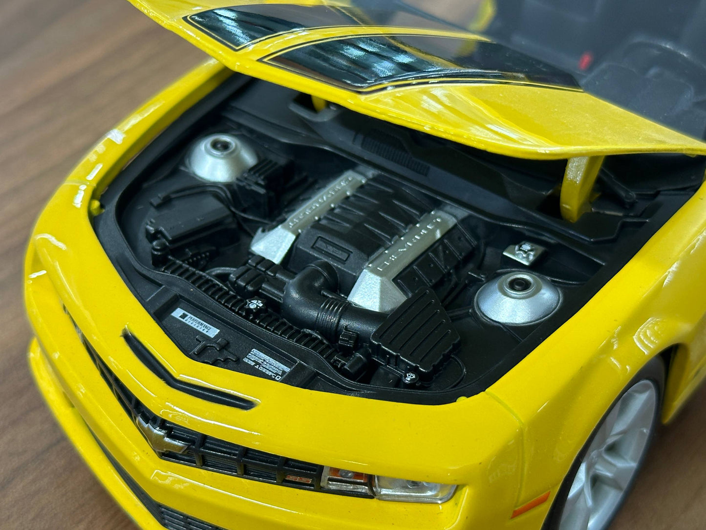 1/18 Diecast Maisto Chevrolet Camaro SS 2010 Yellow