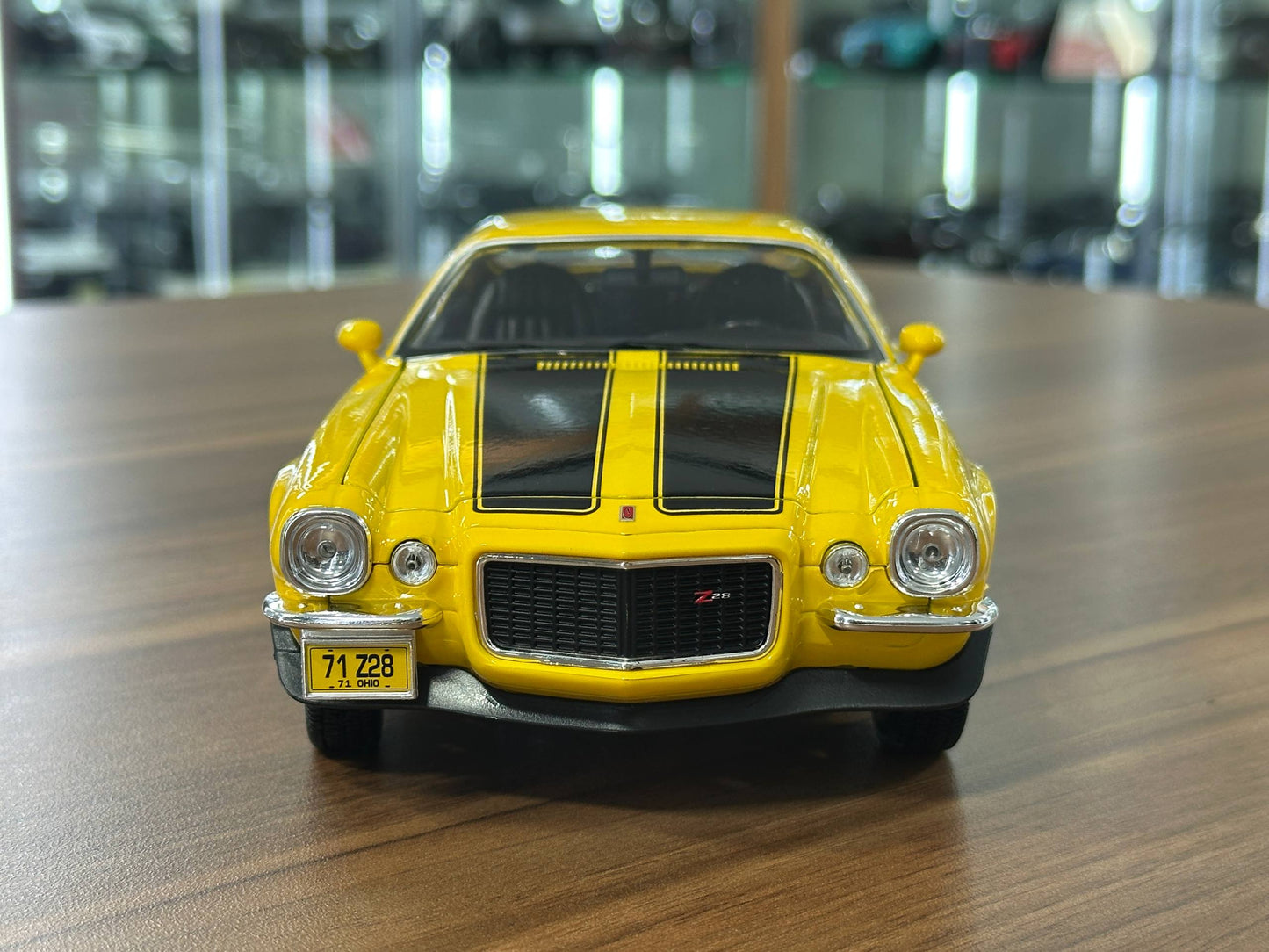 1/18 Diecast Maisto Chevrolet Camaro 1971 Yellow / black stripes