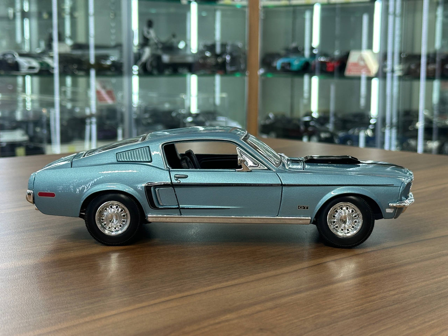 1/18 Diecast Maisto Ford Mustang GT Cobra Jet 1968 Blue