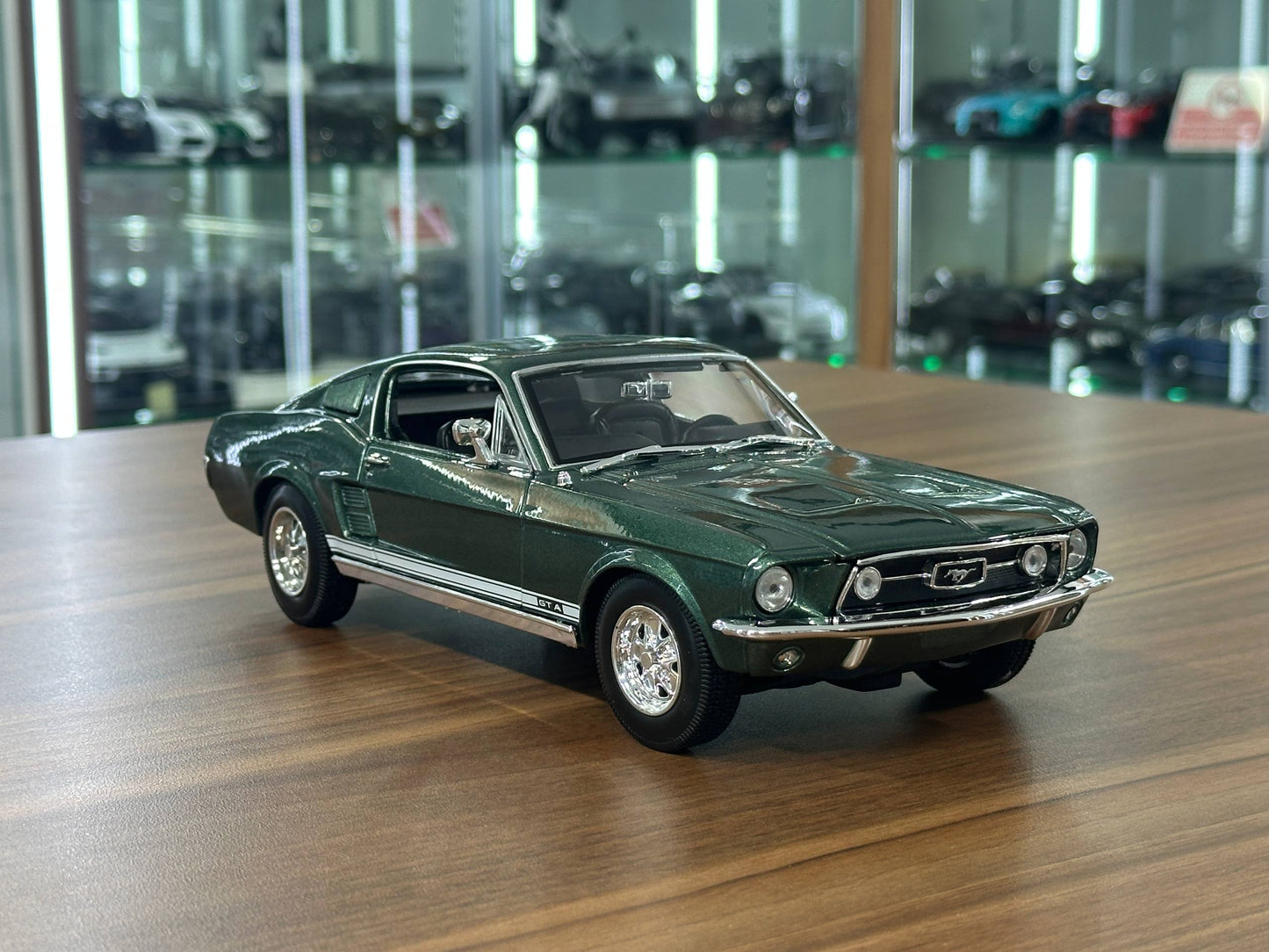 1/18 Diecast Maisto Ford Mustang GTA Fastback 1967 Green