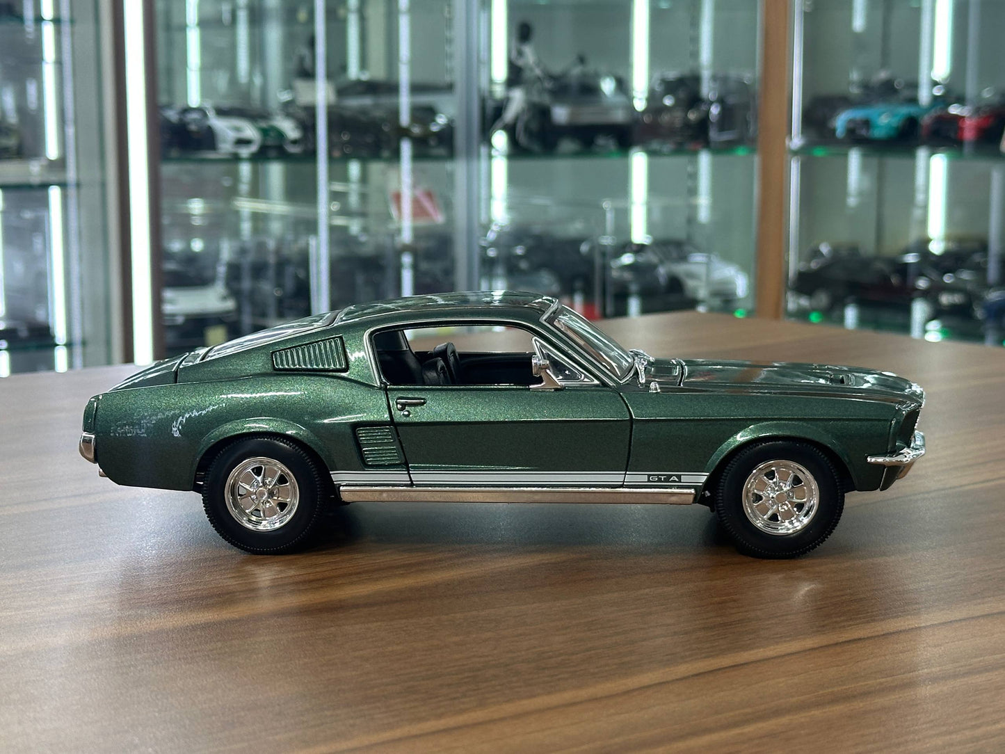 1/18 Diecast Maisto Ford Mustang GTA Fastback 1967 Green