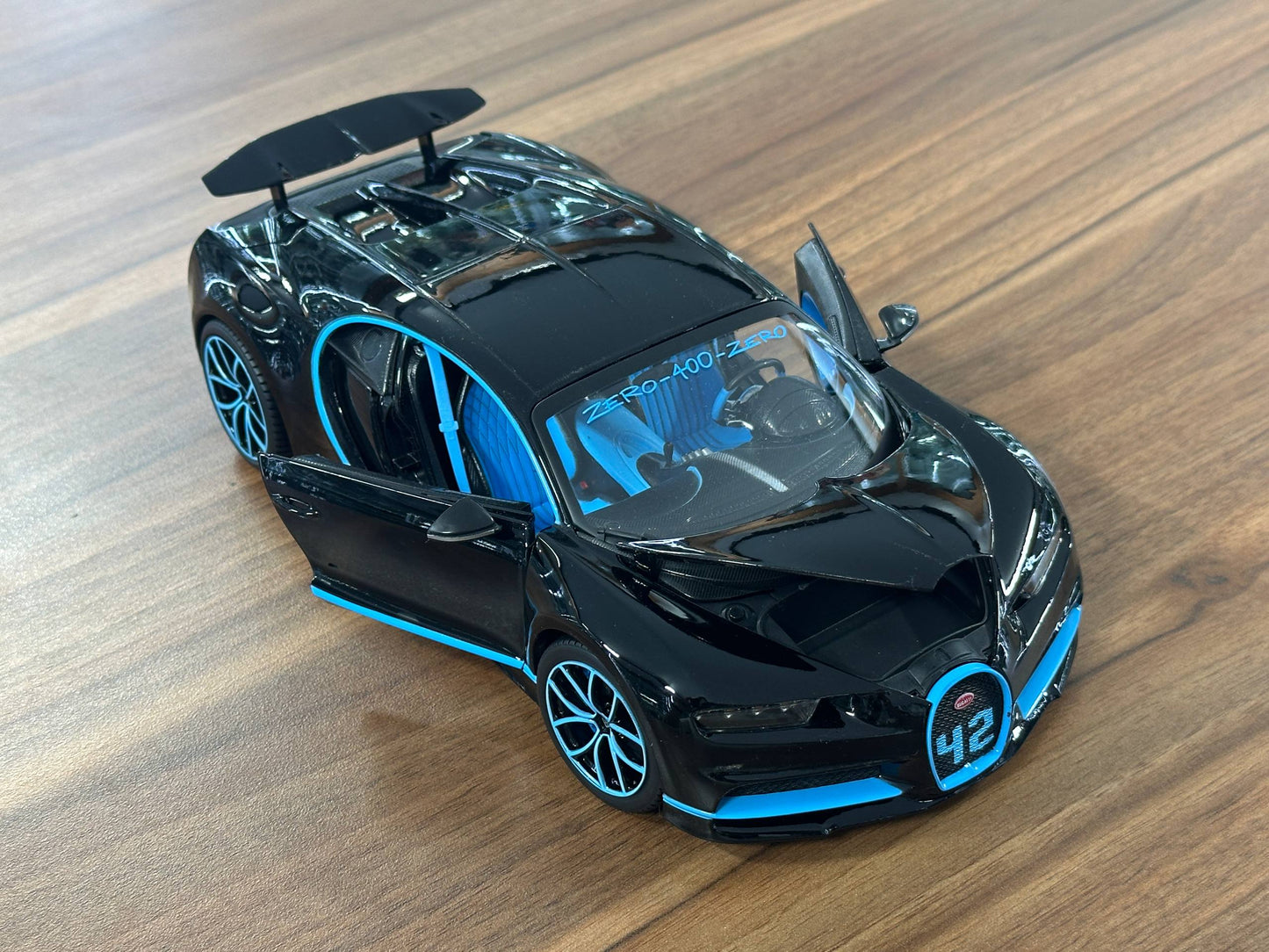 1/18 Diecast Bburago Chiron Zero 400 Zero in Black & Blue Wheels