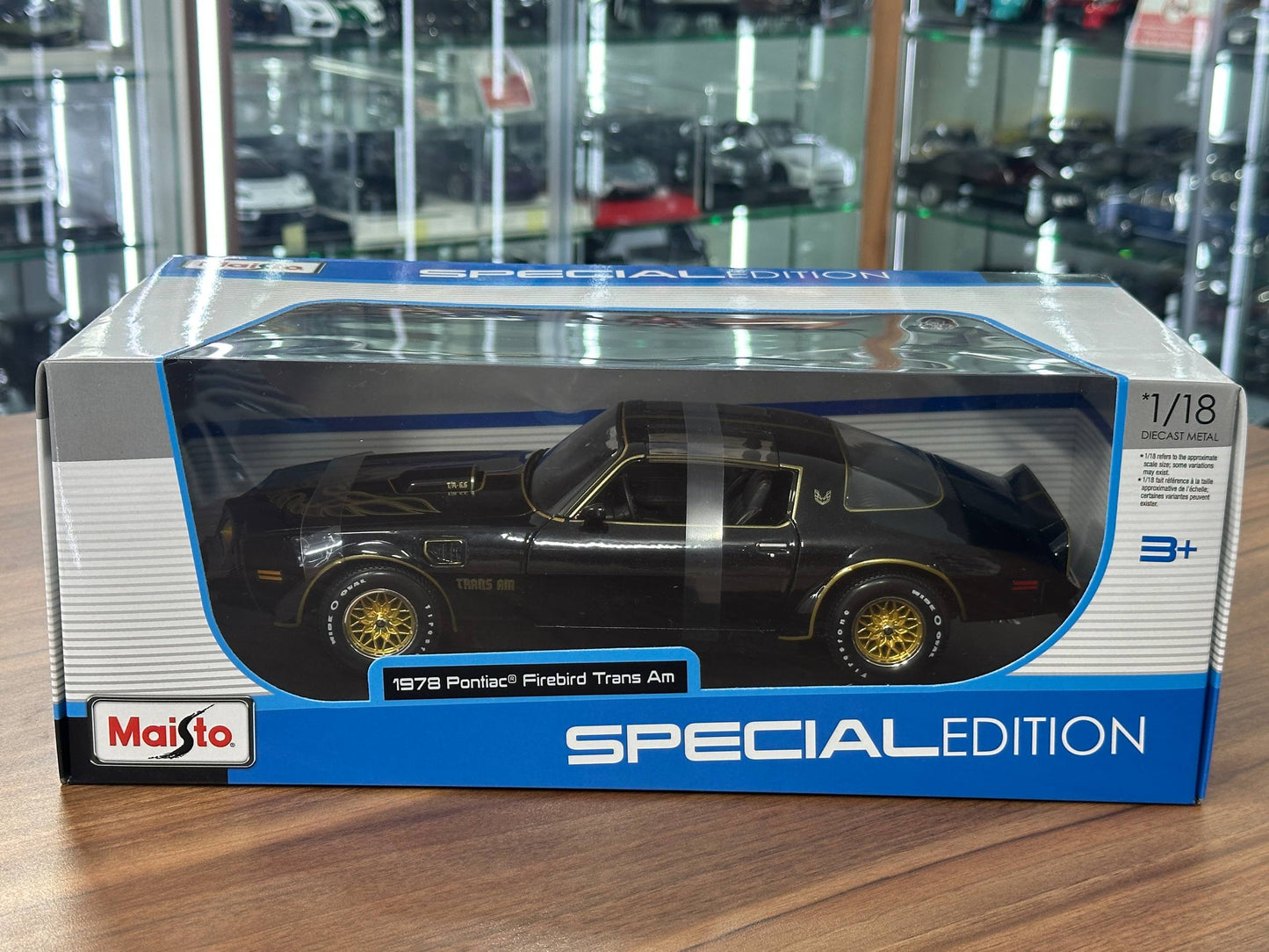 1/18 Diecast Maisto Pontiac Firebird Trans AM 1978 in Black / Gold