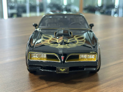 1/18 Diecast Maisto Pontiac Firebird Trans AM 1978 in Black / Gold