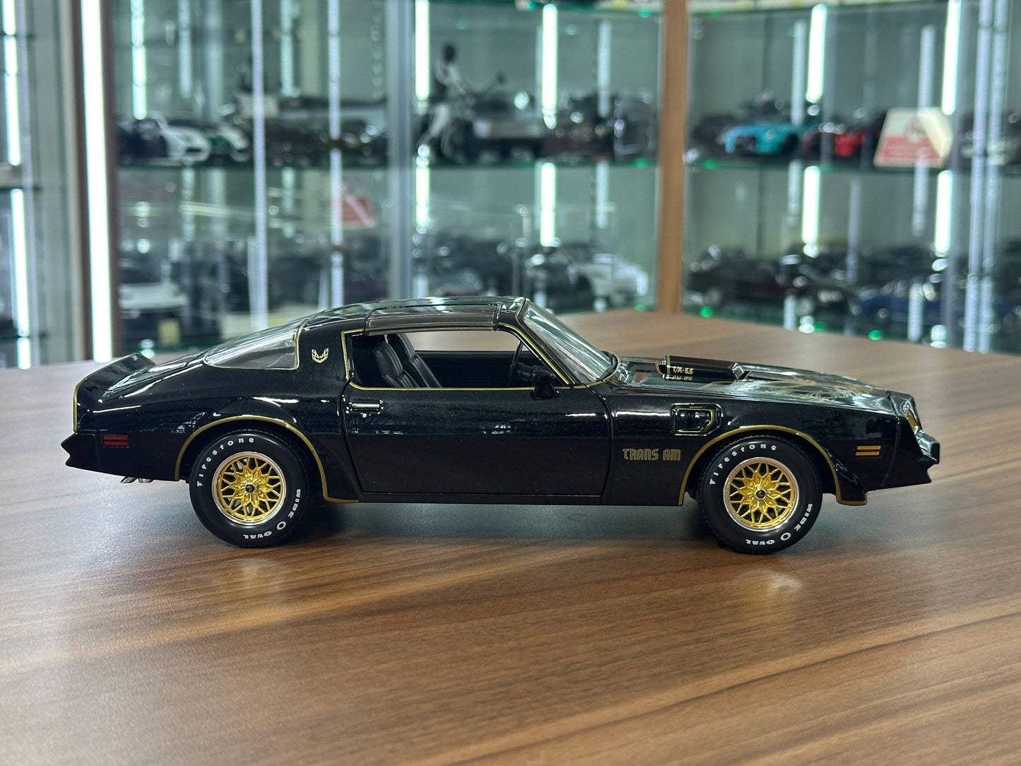 1/18 Diecast Maisto Pontiac Firebird Trans AM 1978 in Black / Gold