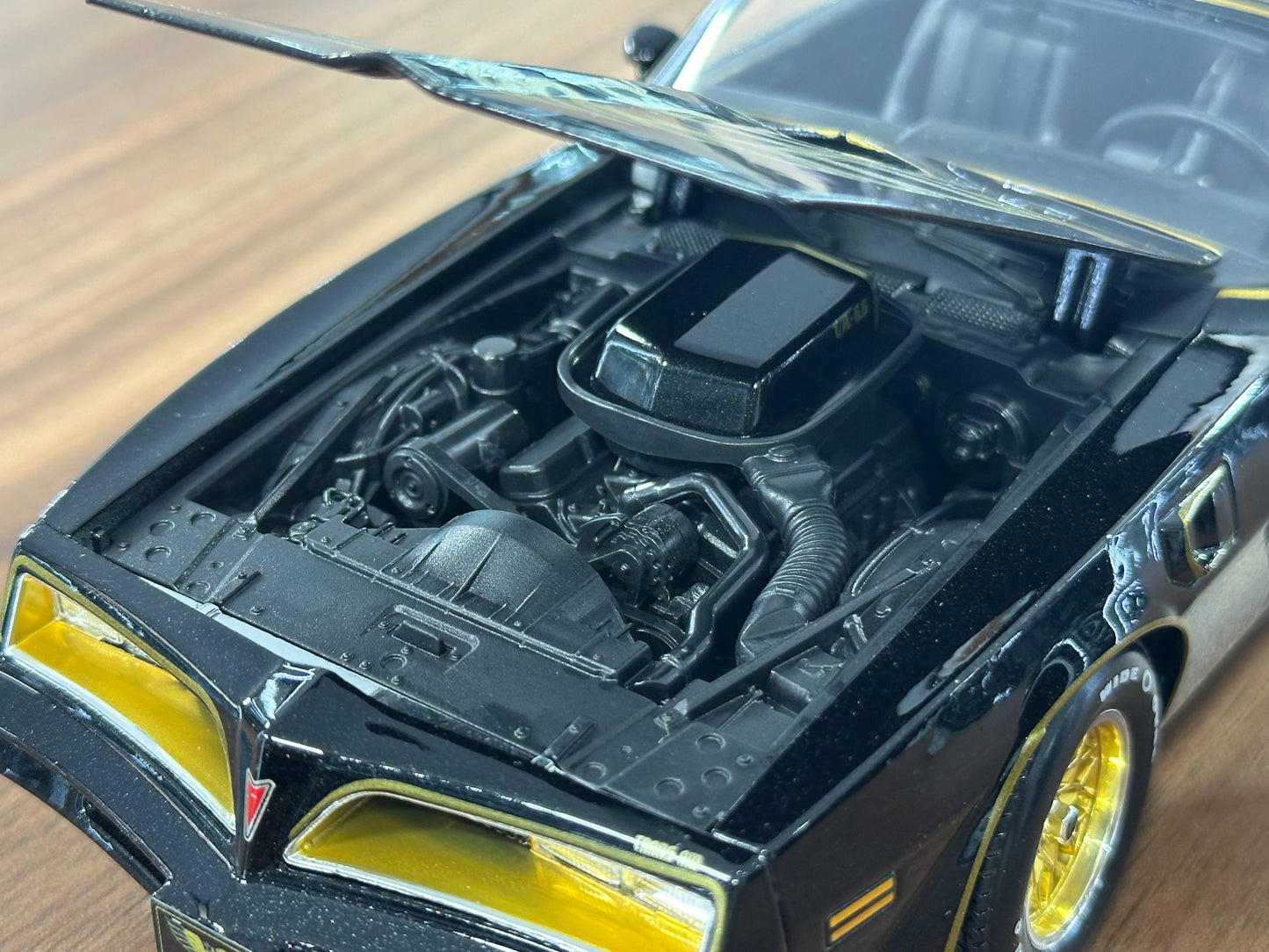 1/18 Diecast Maisto Pontiac Firebird Trans AM 1978 in Black / Gold