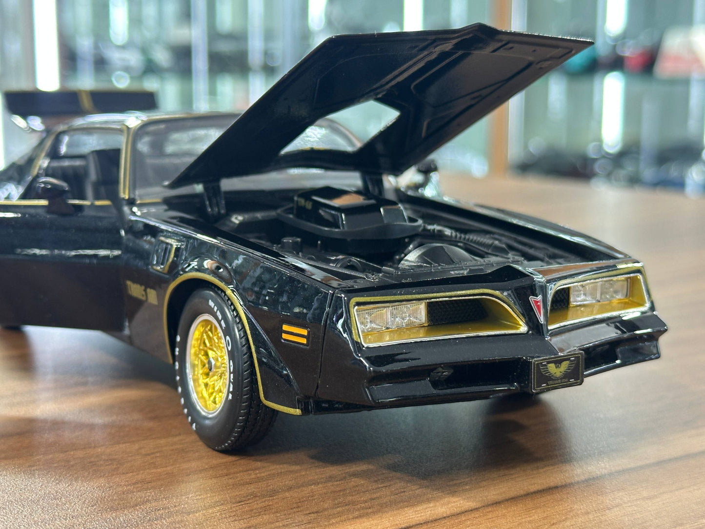 1/18 Diecast Maisto Pontiac Firebird Trans AM 1978 in Black / Gold