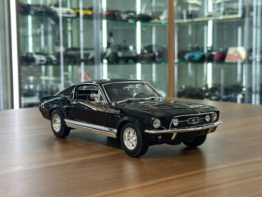 1/18 Diecast Maisto Ford Mustang GTA Fastback 1967 in Black