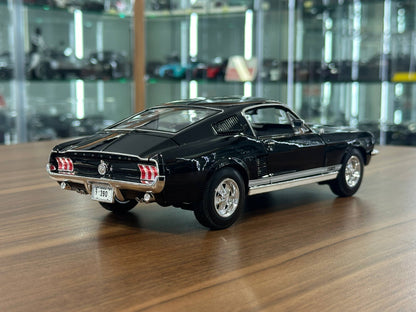 1/18 Diecast Maisto Ford Mustang GTA Fastback 1967 in Black