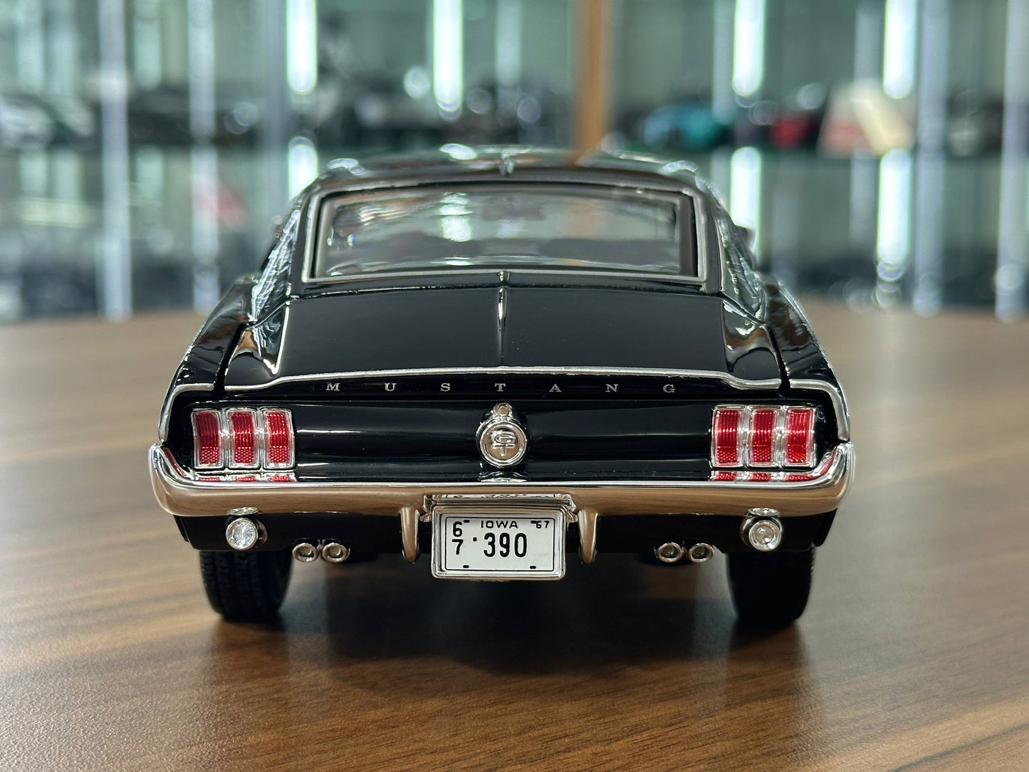 1/18 Diecast Maisto Ford Mustang GTA Fastback 1967 in Black