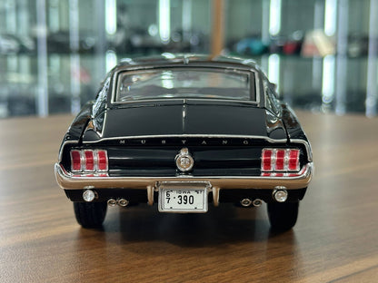 1/18 Diecast Maisto Ford Mustang GTA Fastback 1967 in Black