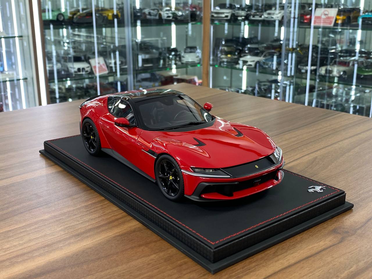 1/18 Resin Ferrari 12 Cilindri – BBR Models in Rosso Corsa