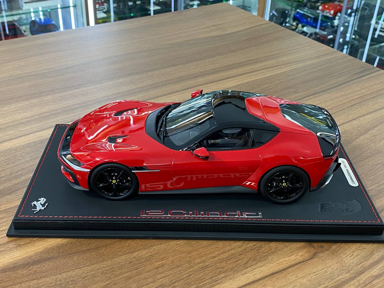 1/18 Resin Ferrari 12 Cilindri – BBR Models in Rosso Corsa