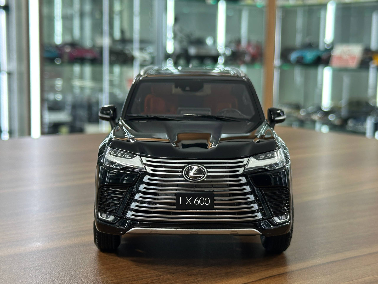 1/18 Diecast Lexus LX 600 V6 (2024) – LCD Models (Black, Full Opening)