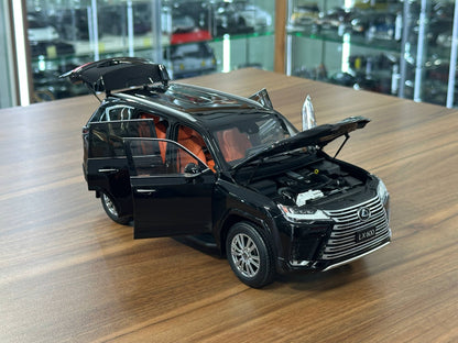 1/18 Diecast Lexus LX 600 V6 (2024) – LCD Models (Black, Full Opening)