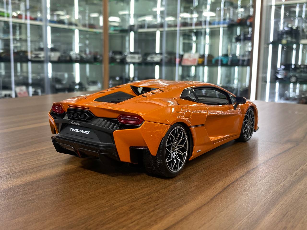 1/18 Metal Diecast Bburago Lamborghini Temerario  Orange - Full Opening