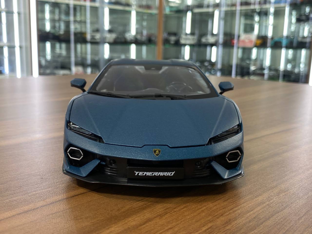 1/18 Metal Diecast Bburago Lamborghini Temerario Matt Blue - Full Opening