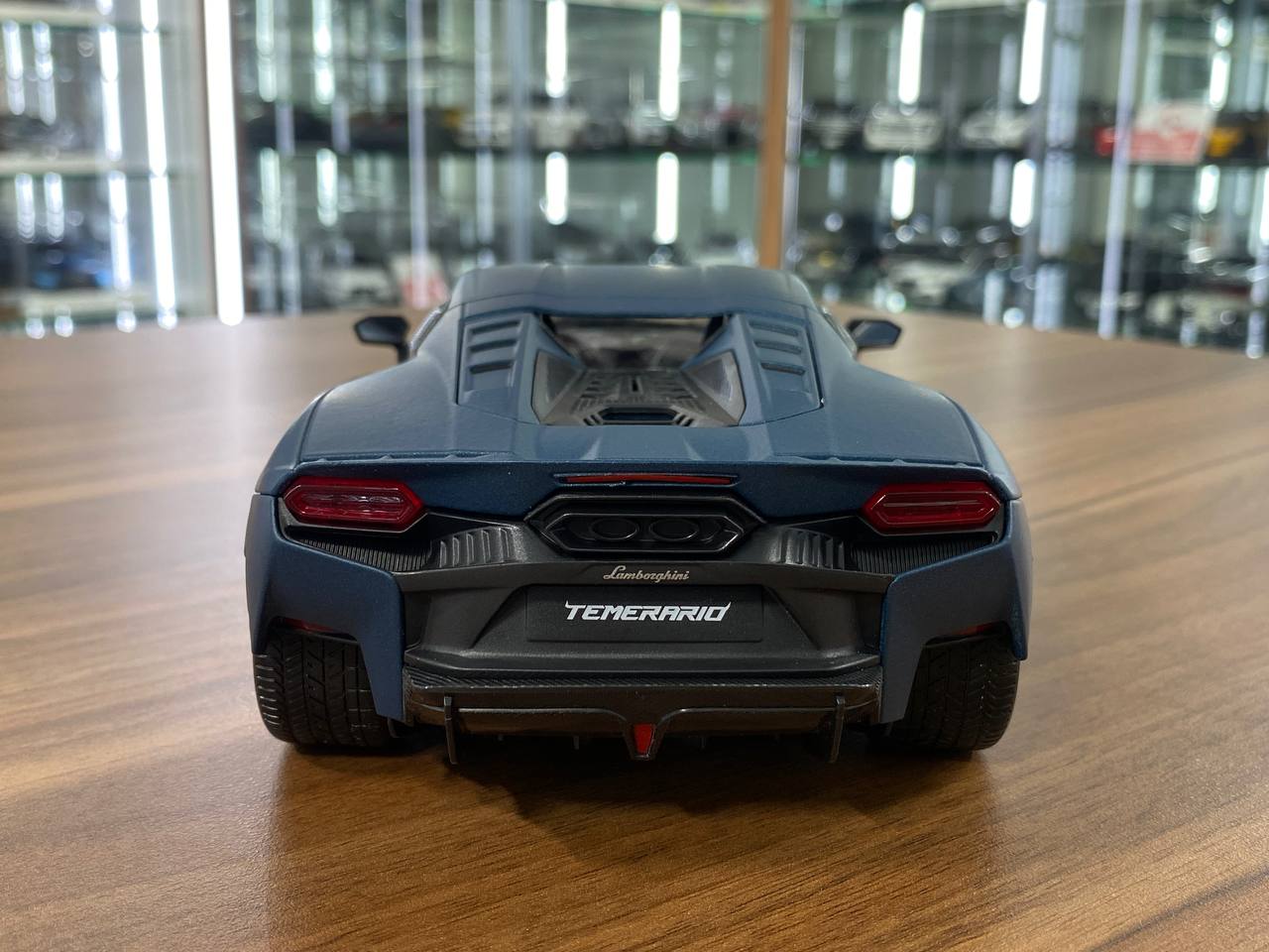 1/18 Metal Diecast Bburago Lamborghini Temerario Matt Blue - Full Opening