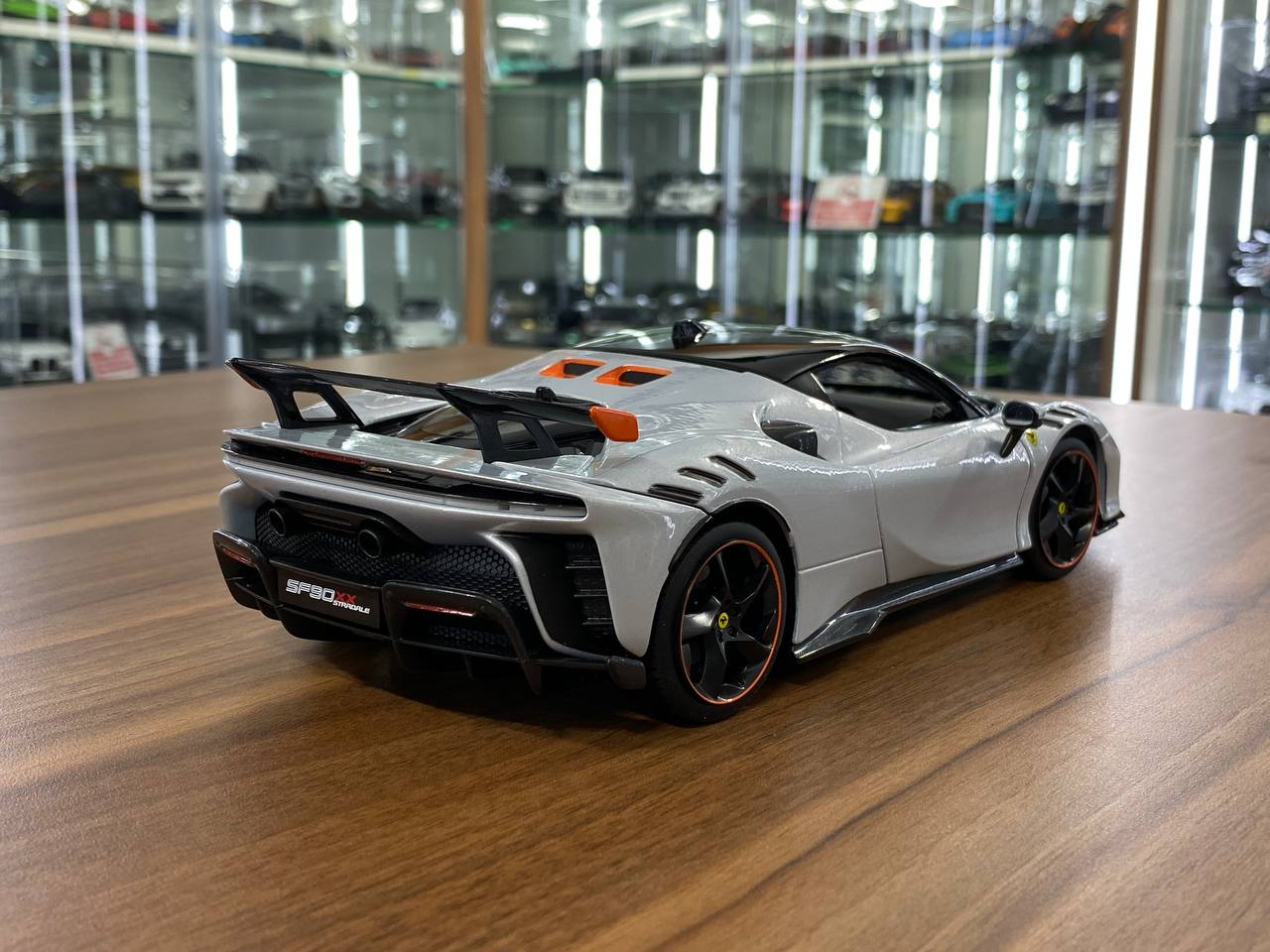 1/18 Metal Diecast Bburago Ferrari SF90 XX Stradale in Silver