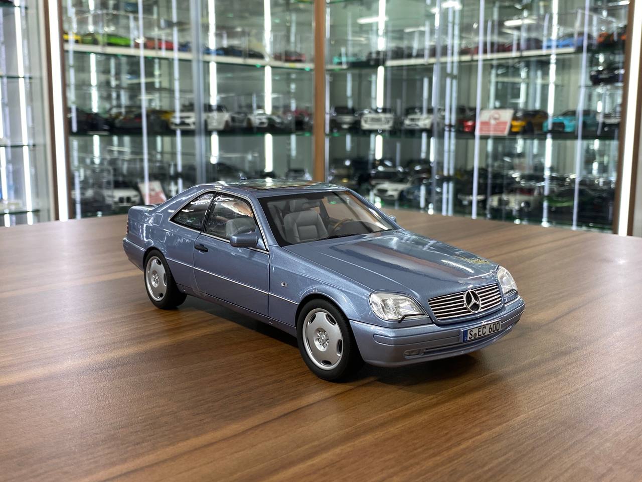 1/18 Diecast Norev Mercedes-Benz CL 600 ( C 140 ) ( 1996-1998 ) Pearl Blue Metallic