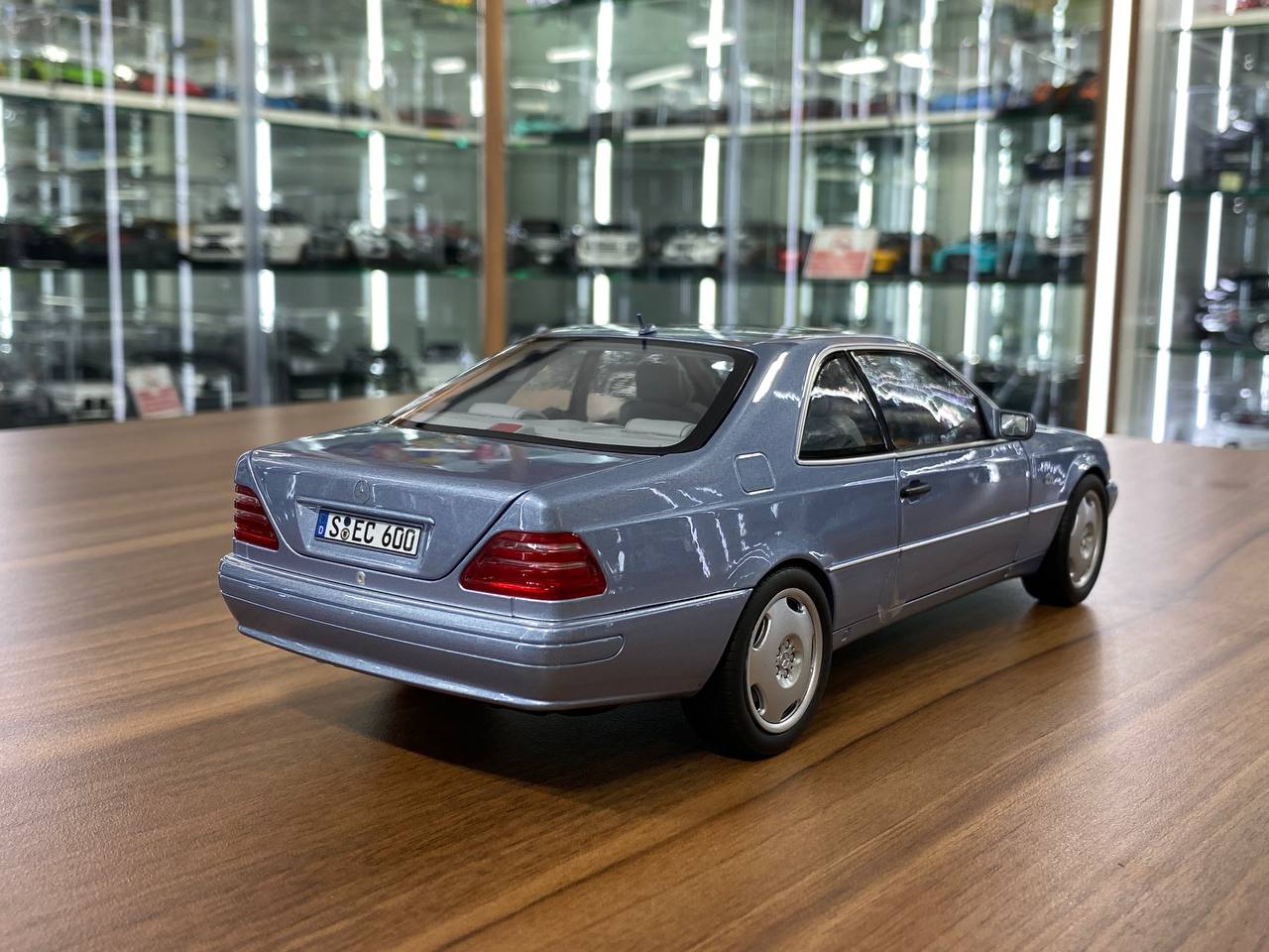1/18 Diecast Norev Mercedes-Benz CL 600 ( C 140 ) ( 1996-1998 ) Pearl Blue Metallic