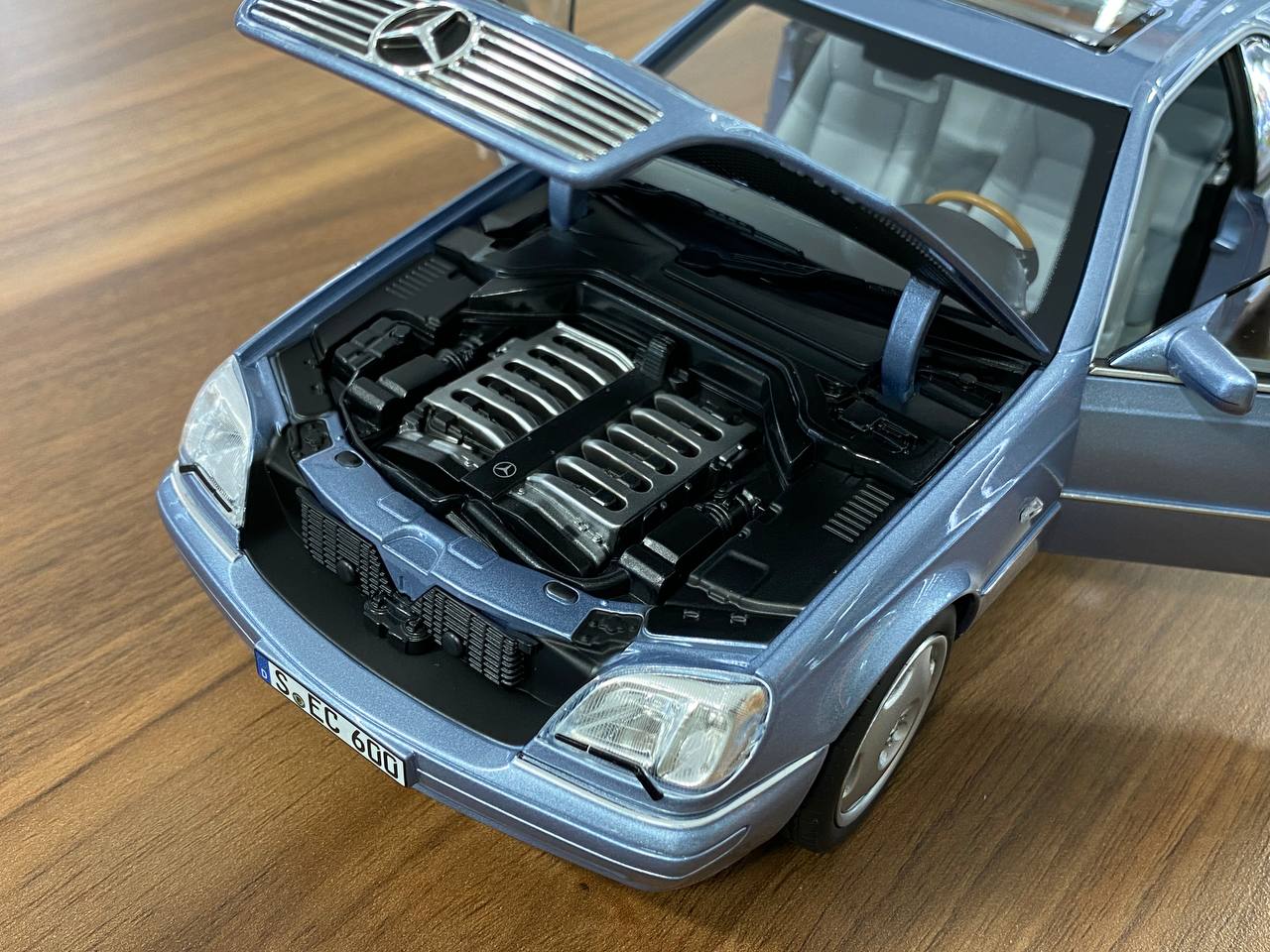 1/18 Diecast Norev Mercedes-Benz CL 600 ( C 140 ) ( 1996-1998 ) Pearl Blue Metallic