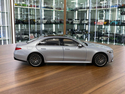 1/18 Diecast Norev (Dealer Edition) Mercedes-Benz S-Class V223 (2020) High-tech Silver