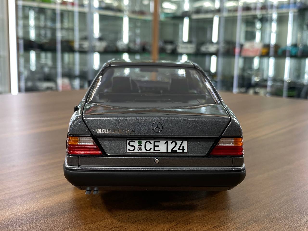 1/18 Diecast Norev (Dealer Edition) Mercedes-Benz 300 CE-24 Coupe C124 1988-1992 - Pearl Grey