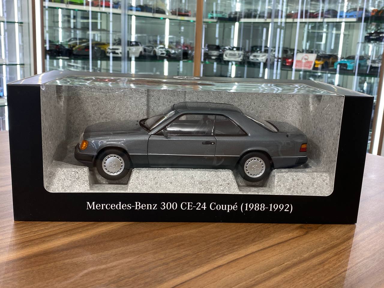 1/18 Diecast Norev (Dealer Edition) Mercedes-Benz 300 CE-24 Coupe C124 1988-1992 - Pearl Grey