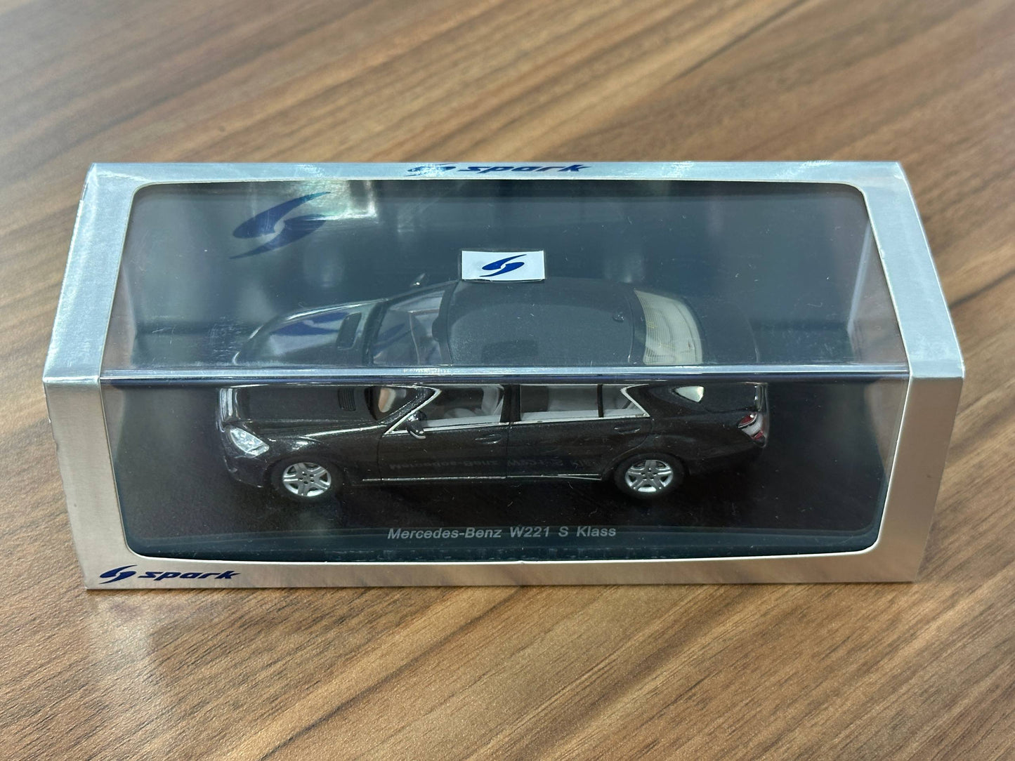 1/43 Diecast Model Mercedes-Benz W221 S-Klass – (Spark Models)