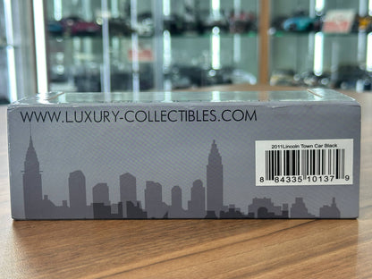 Lincoln Town Car 2011 – 1/43 Diecast Model (Luxury Collectibles)