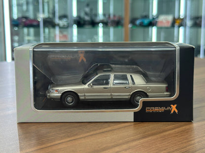 1/43 Diecast Model Lincoln Town Car 1996 in Champagne – (Premium X Models)