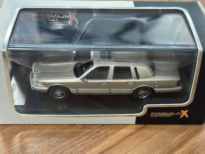 1/43 Diecast Model Lincoln Town Car 1996 in Champagne – (Premium X Models)