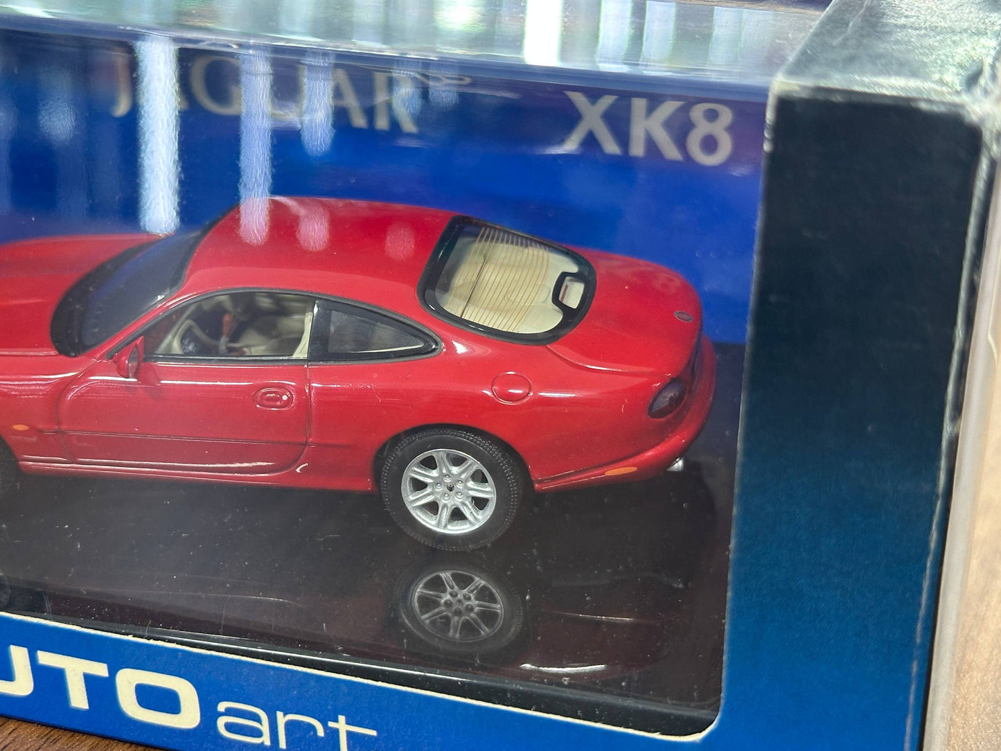 1/43 Diecast Model Jaguar XK8 Coupe – (AUTOart)