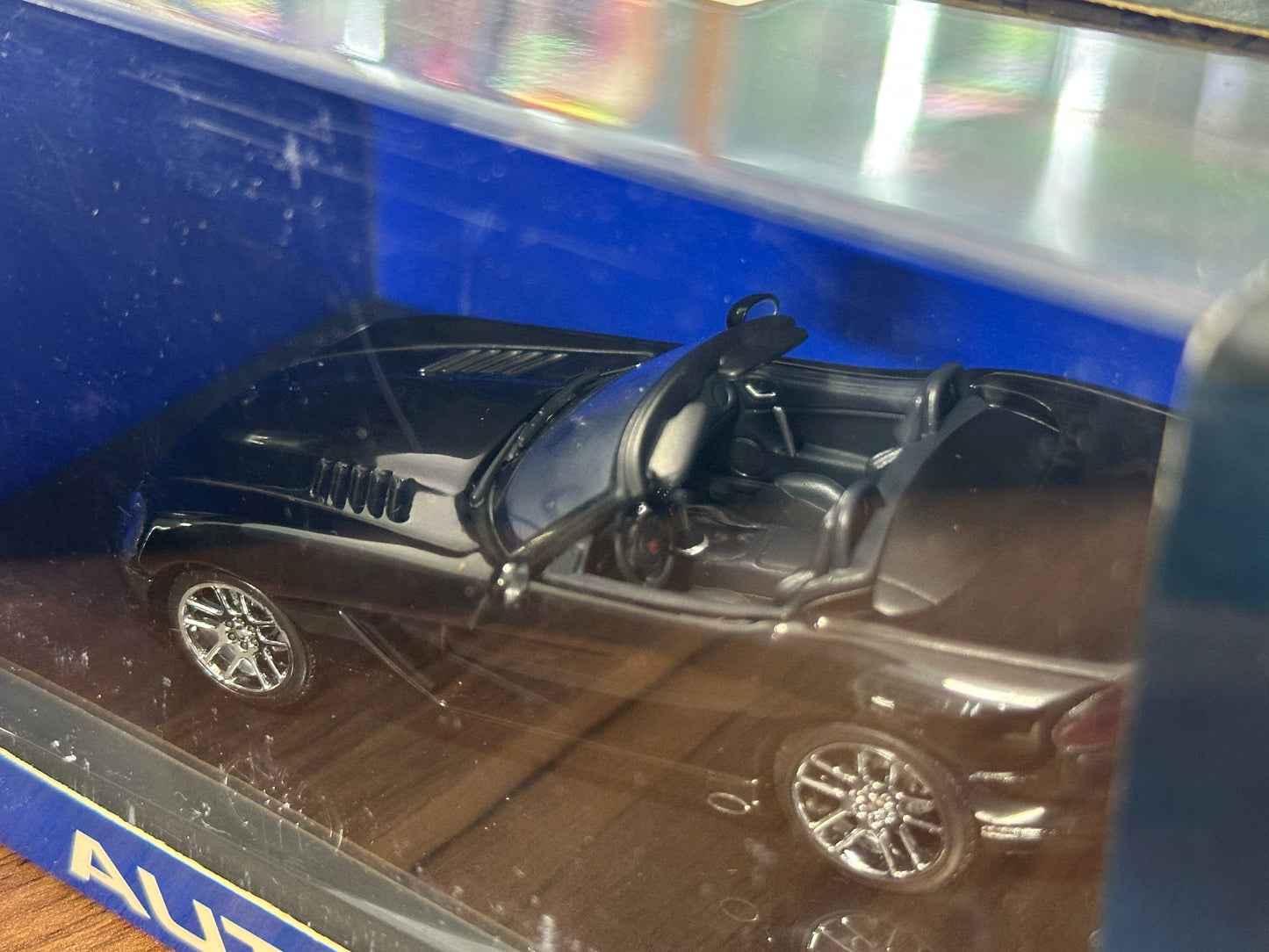 1/43 Diecast Model Dodge Viper SRT-10 2003 –  (AUTOart)